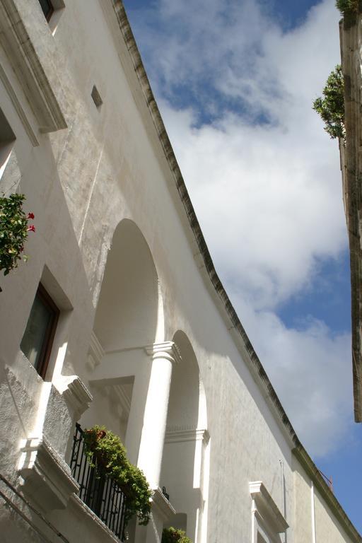 B&B Altrov'E Parabita Exterior foto